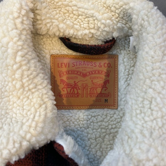 Levi's Plaid Sherpa Trucker Jacket (LIKE NEW) - Picture 5 of 7